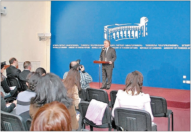 Итоговая пресс-конференция главы МИД Армении Эдварда Налбандяна