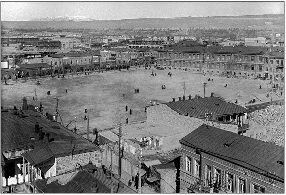 История города Глупова:  как построить «старый Ереван»