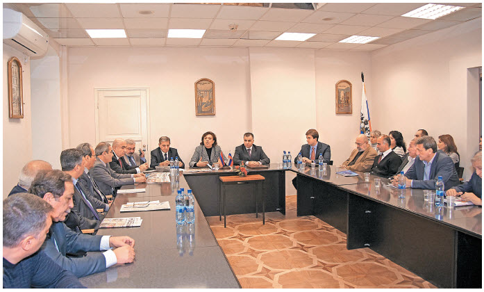 Министр диаспоры Армении встретилась  с армянской общественностью Москвы