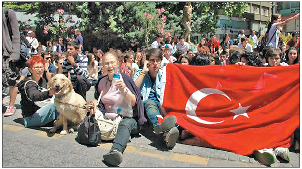 «Революция гвоздик» в Турции и ее последствия для соседей от Сирии до Армении