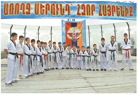 Спортсмены Арцаха отметили День физкультурника  на главной площади Степанакерта 