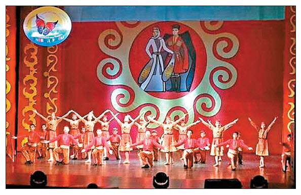 Владикавказские армяне помогли юным ереванским танцорам