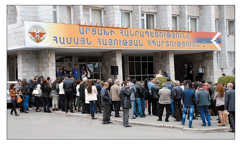 В Степанакерте впервые прошла ярмарка труда для безработных
